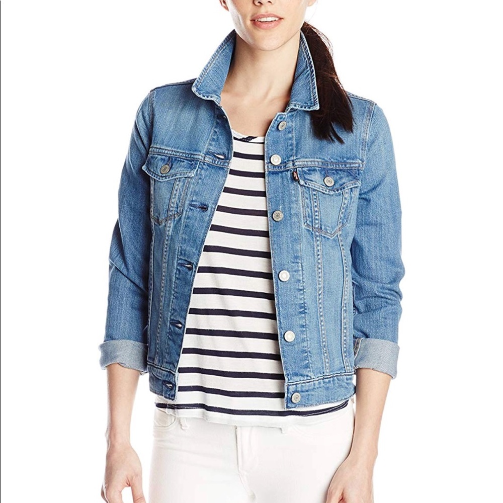 Levi’s Classic Denim Trucker Jacket • Jean Jacket